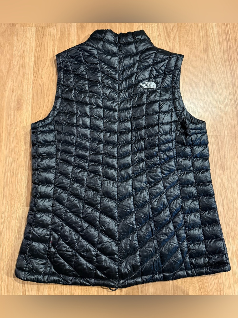 EUC Women’s The North Face ThermoBall Trekker Vest - Black - Size Large - Picture 2 of 4